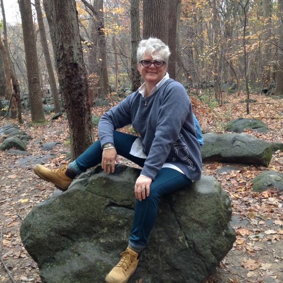 Meet your Posher, Sue - Picture 1 of 1